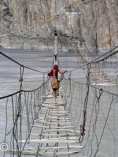 pakistani-suspension-bridge